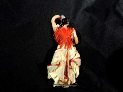 SPANISH RED LACE TWO DOLLS MAIN VIEW_08